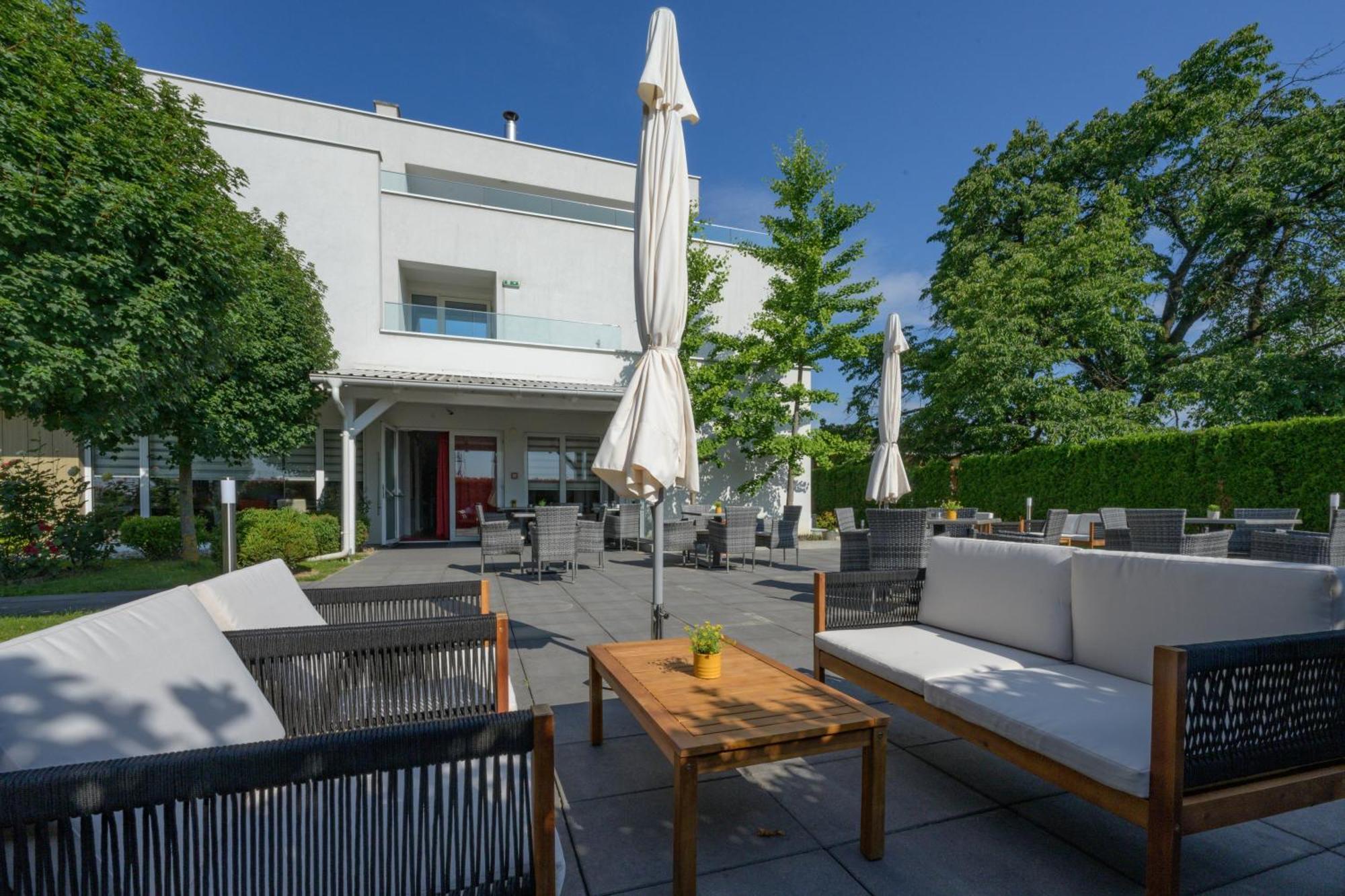 Hotel Magdalena Загреб Экстерьер фото