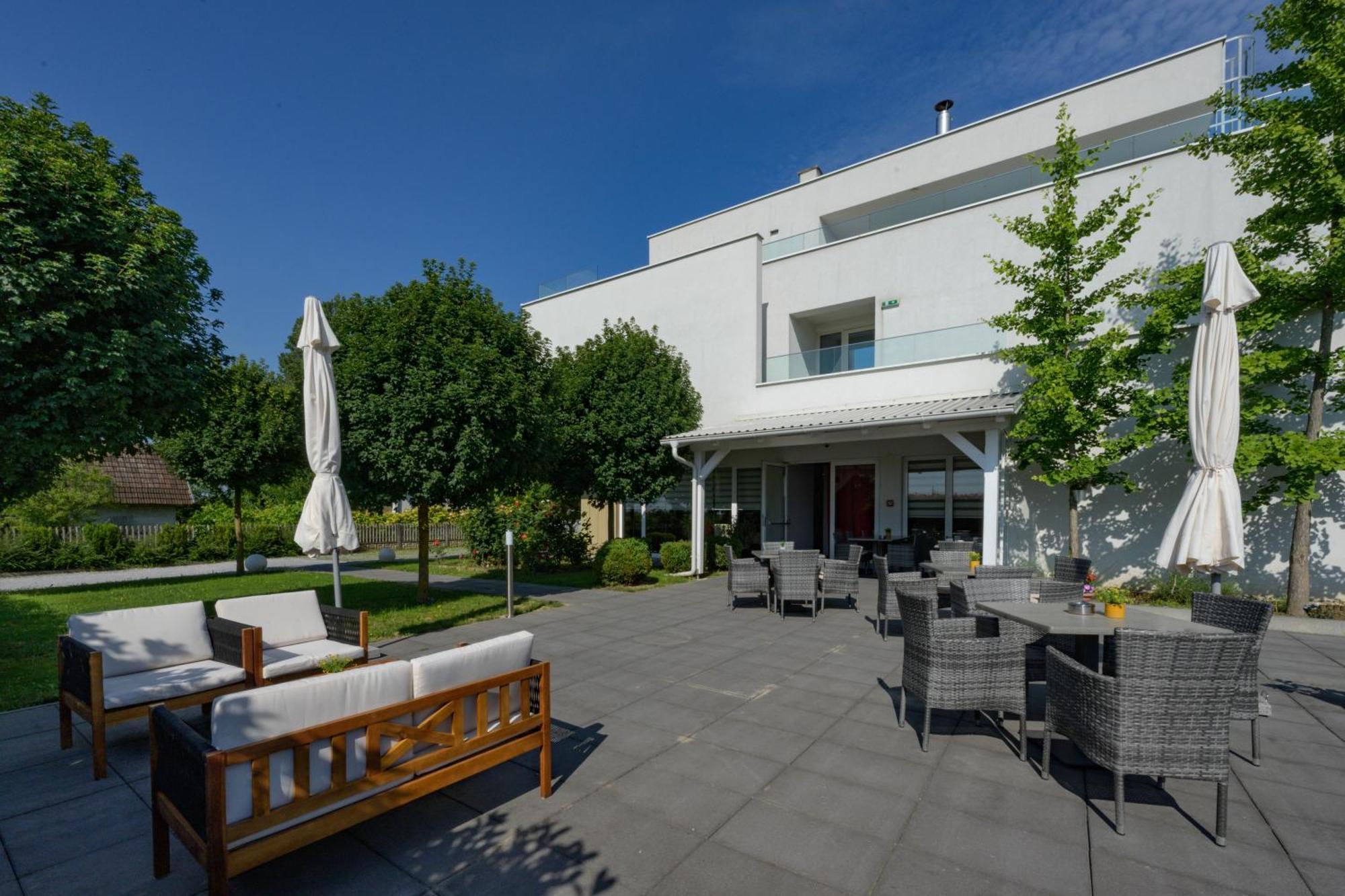 Hotel Magdalena Загреб Экстерьер фото
