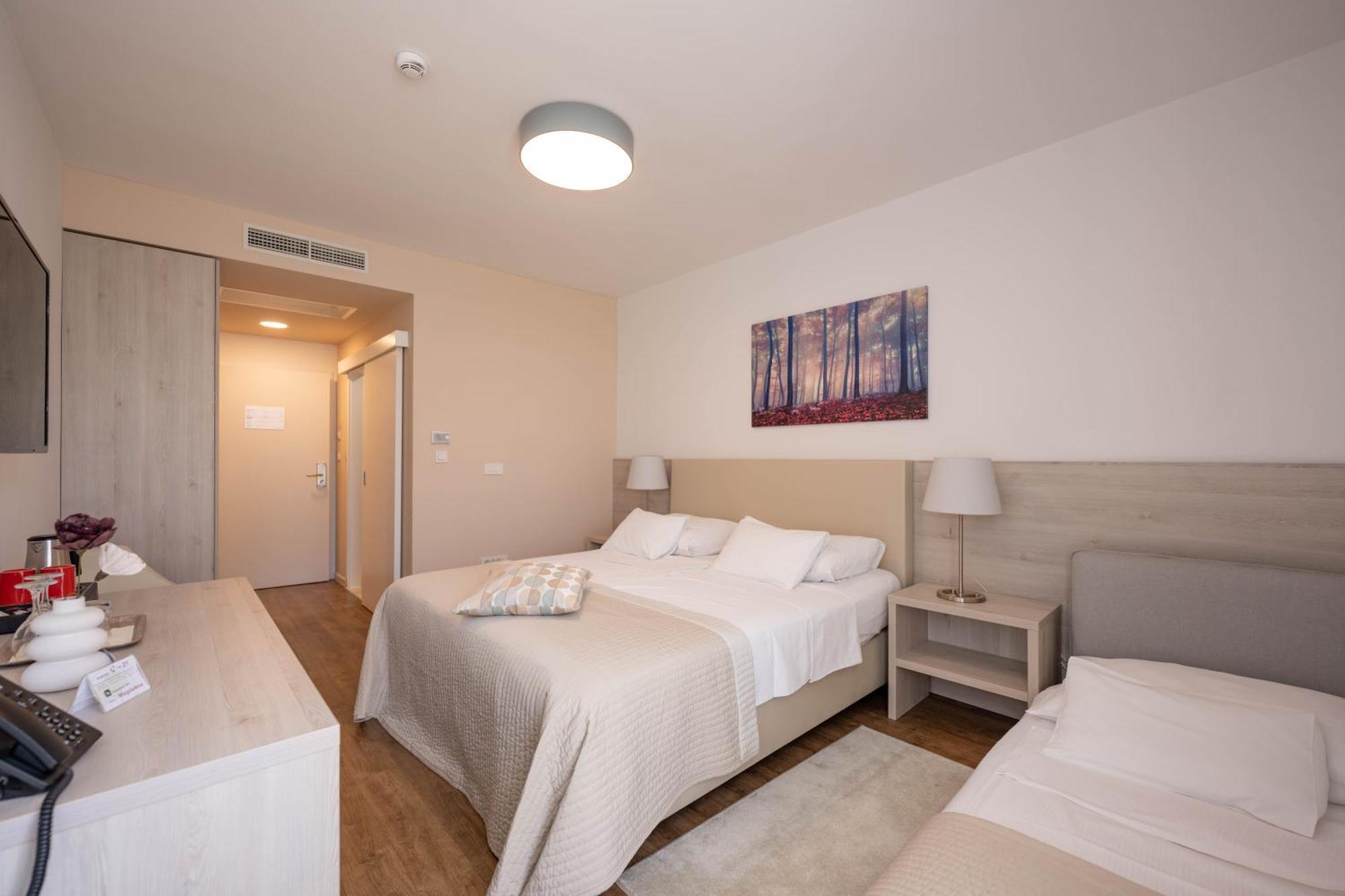 Hotel Magdalena Загреб Экстерьер фото